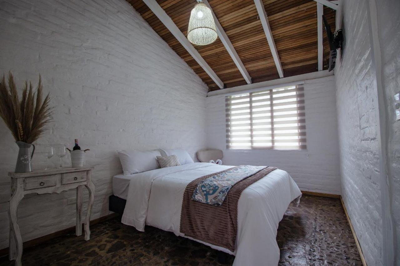 Rustic Quinta La Aurora Bed & Breakfast Banos  Exterior photo