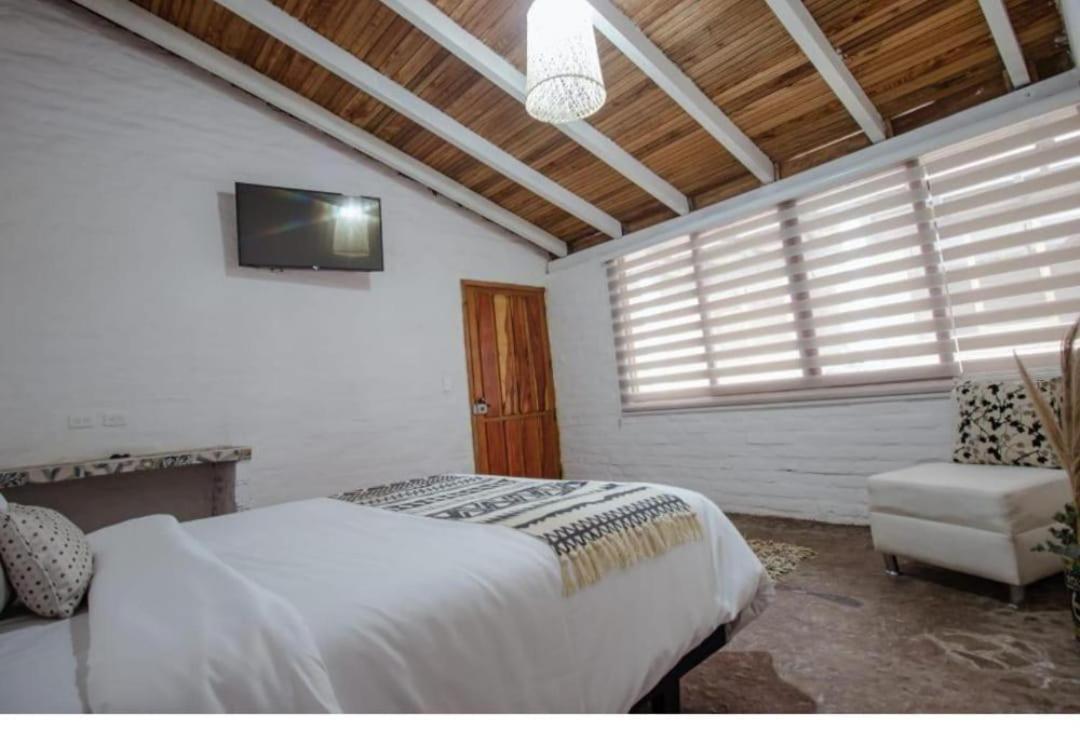 Rustic Quinta La Aurora Bed & Breakfast Banos  Exterior photo