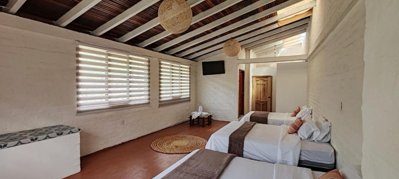 Rustic Quinta La Aurora Bed & Breakfast Banos  Exterior photo